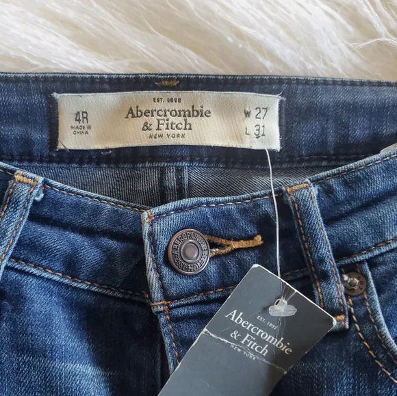 new ✨️ a&f distressed jeans - Picture 6 of 7